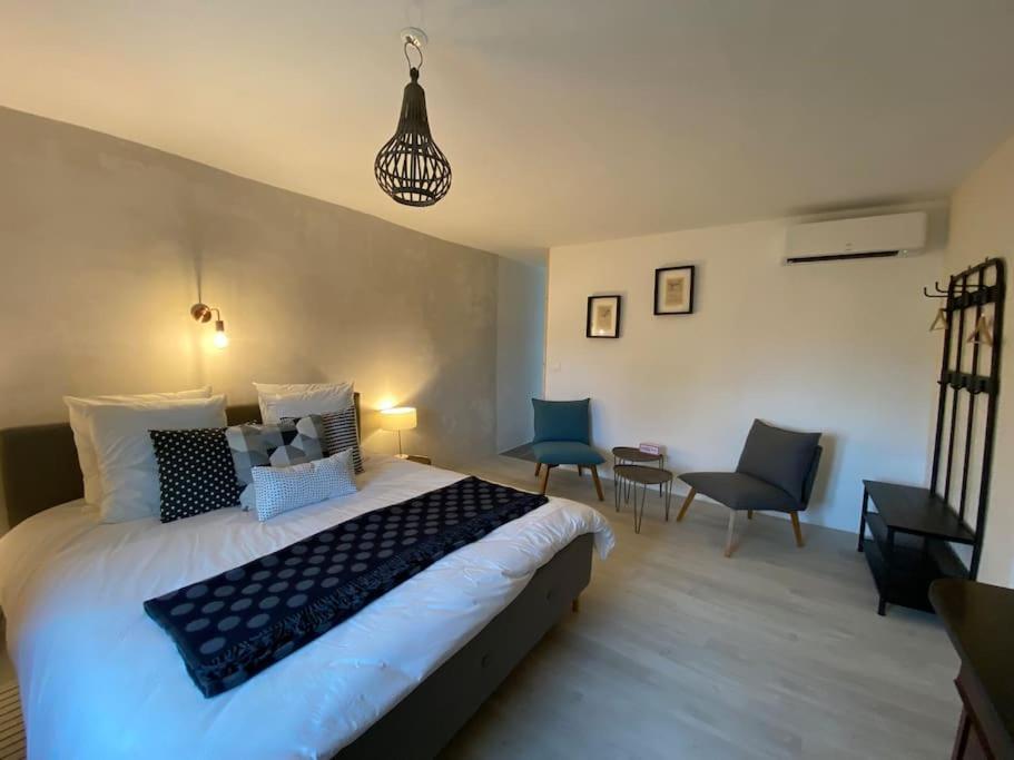 Le Nomade En Provence Bed & Breakfast Bouchet  Екстериор снимка