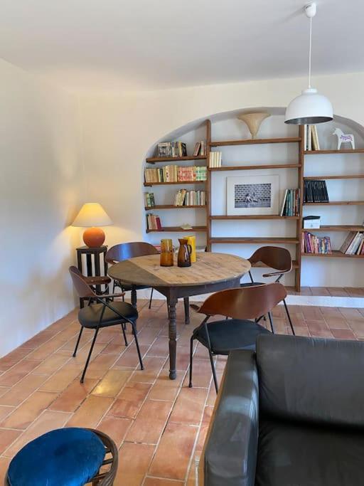 Le Nomade En Provence Bed & Breakfast Bouchet  Екстериор снимка