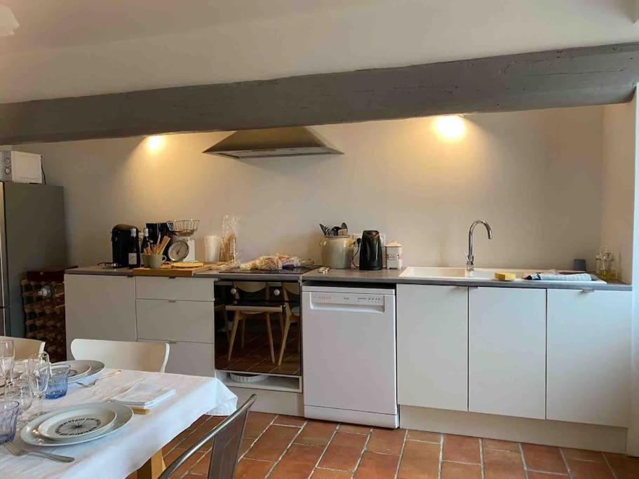 Le Nomade En Provence Bed & Breakfast Bouchet  Екстериор снимка