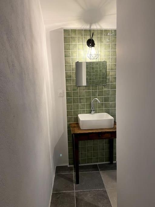 Le Nomade En Provence Bed & Breakfast Bouchet  Екстериор снимка