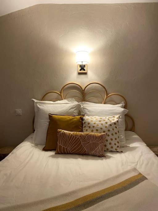 Le Nomade En Provence Bed & Breakfast Bouchet  Екстериор снимка