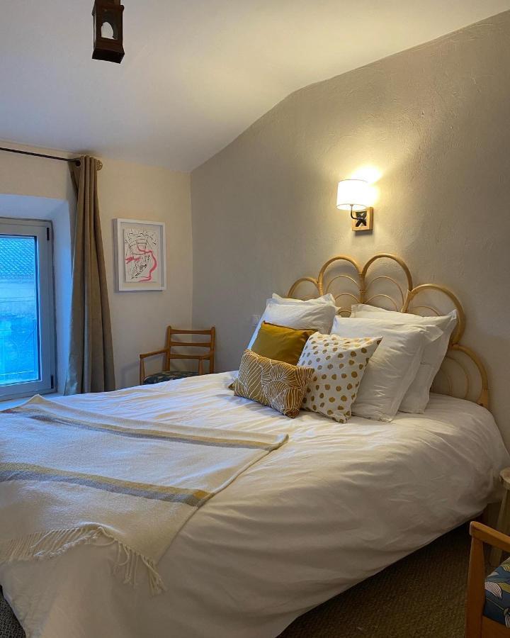 Le Nomade En Provence Bed & Breakfast Bouchet  Екстериор снимка