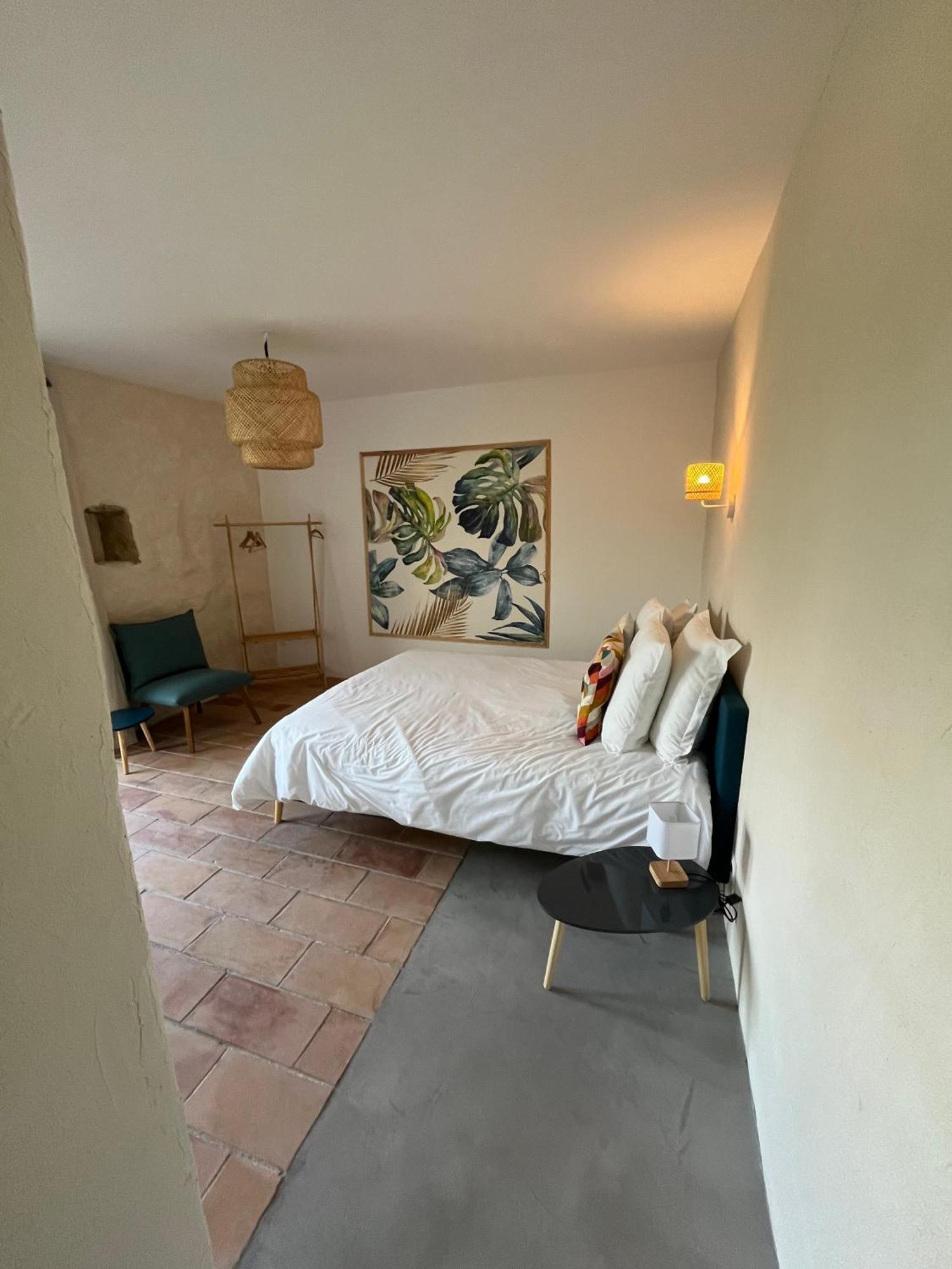 Le Nomade En Provence Bed & Breakfast Bouchet  Екстериор снимка